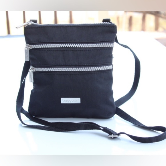 Baggallini triple zip cross body bag - Picture 1 of 9